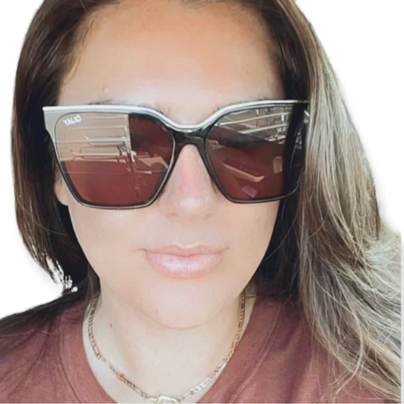 QUAY Level Up Sunglasses Dappled Green Tortoise Frame Brown 